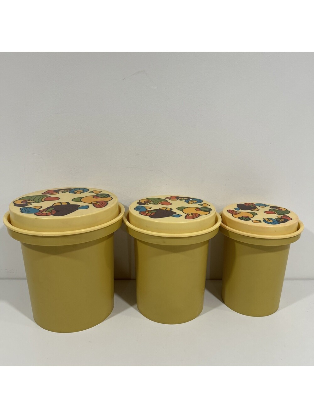 Vintage Rubbermaid Canisters Harvest Gold Mushroom Pattern Set of 3 Nesting